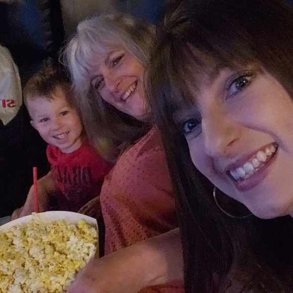 Meet your Posher, Tricha - Picture 3 of 4